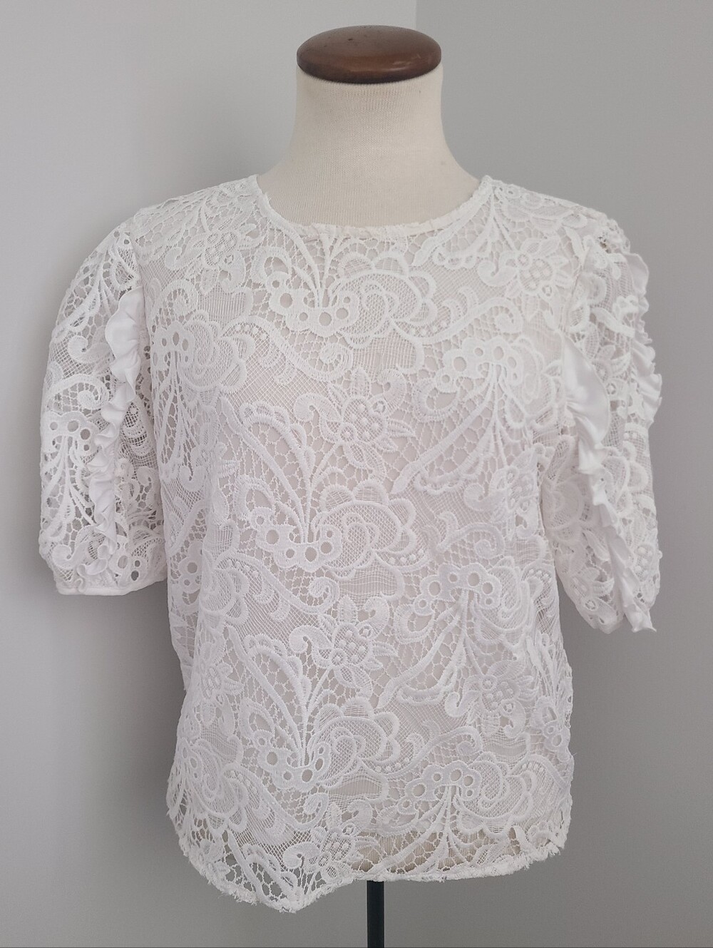 Express Lace Top Size M Boho Romantic Fairycore Ruffles Blouse Cottagecore White